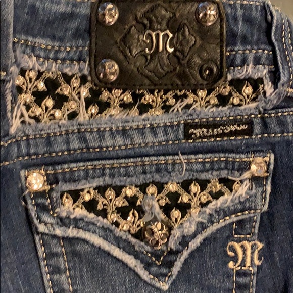 Rhinestone Miss Me Jeans Size 28 Fabulous! - Picture 2 of 8